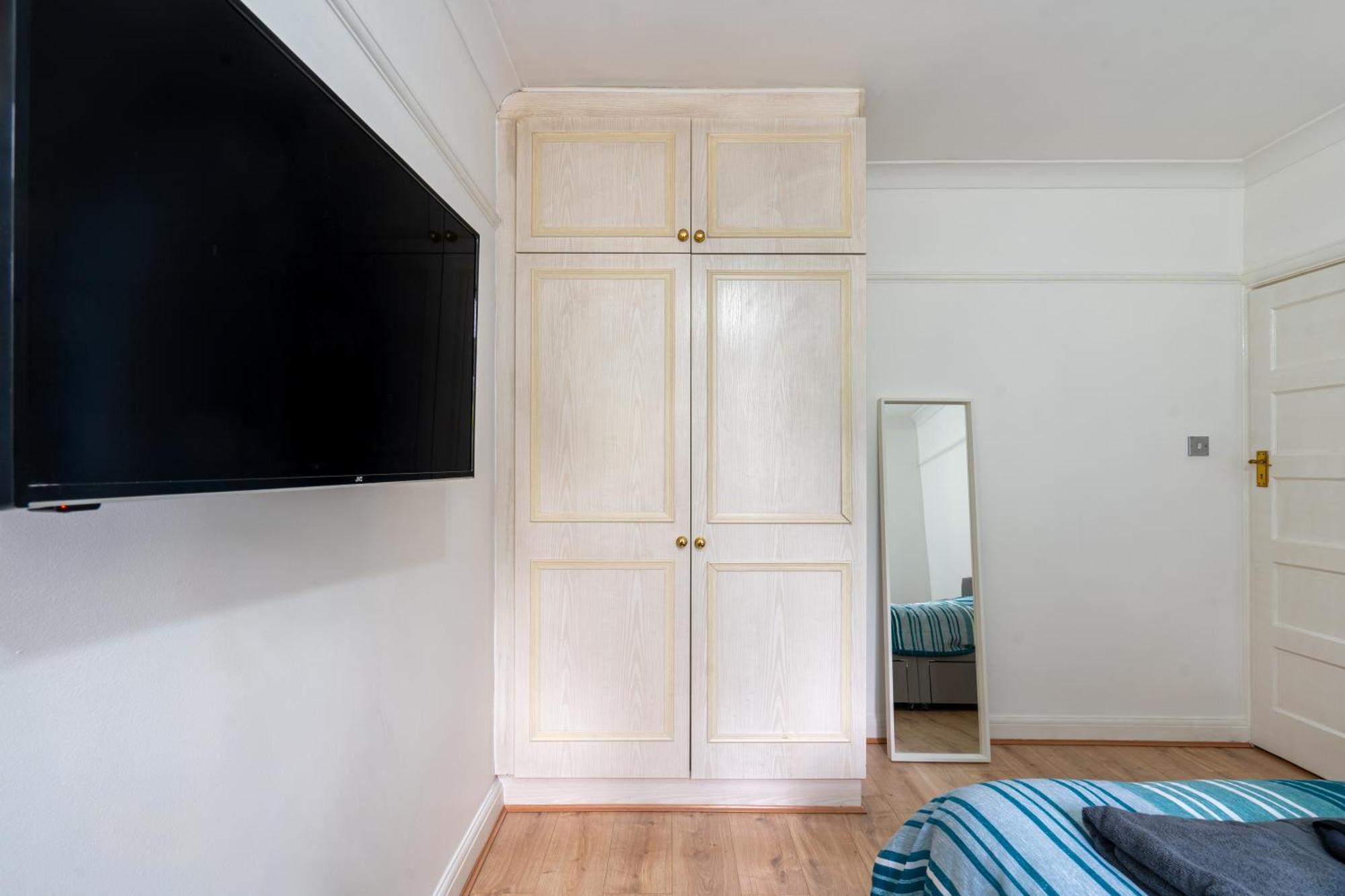 2 Bed, Wembley, Ealing, *