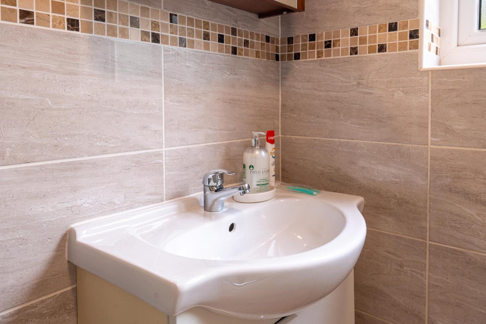 2 Bed, Wembley, Ealing, Londra